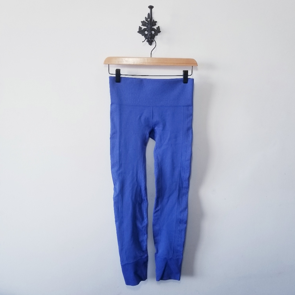 Lululemon Ebb To Street Pant Size 4 EUC - Picture 3 of 5